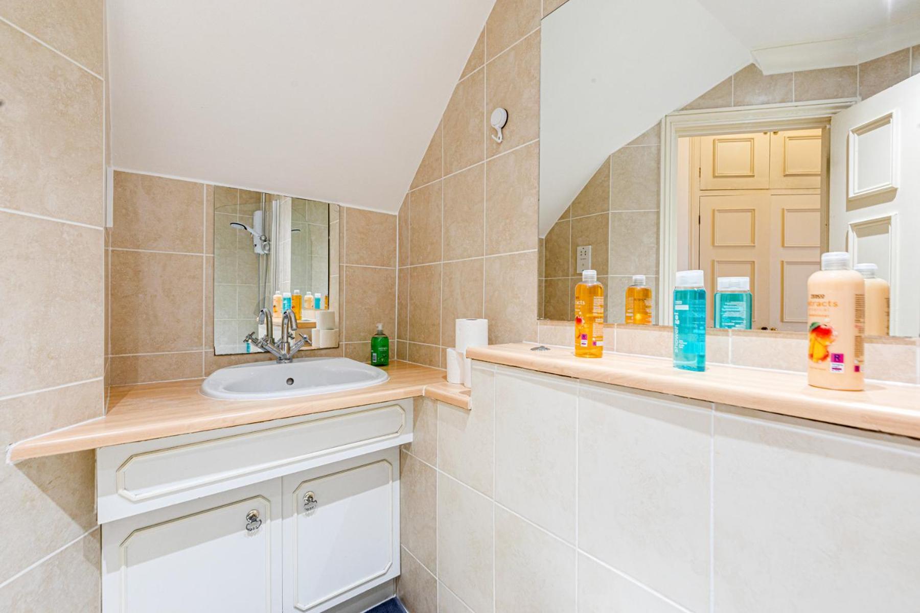 Luxstay2 Earls Court Apartment - Sleeps Up To 8 London Eksteriør billede