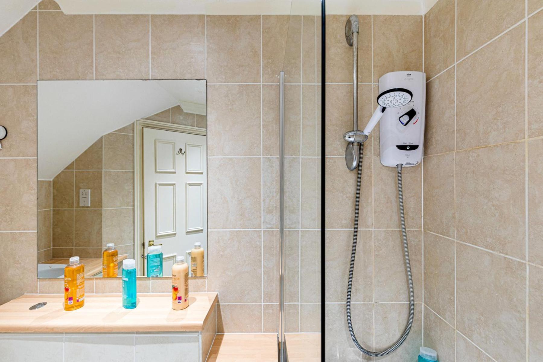 Luxstay2 Earls Court Apartment - Sleeps Up To 8 London Eksteriør billede