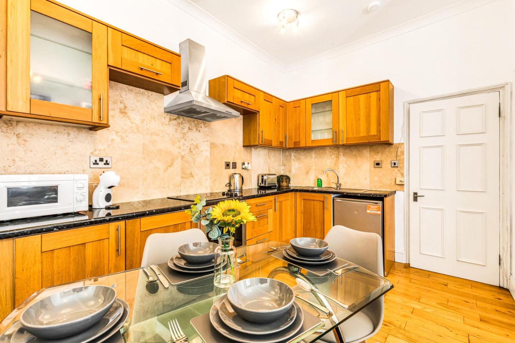 Luxstay2 Earls Court Apartment - Sleeps Up To 8 London Eksteriør billede